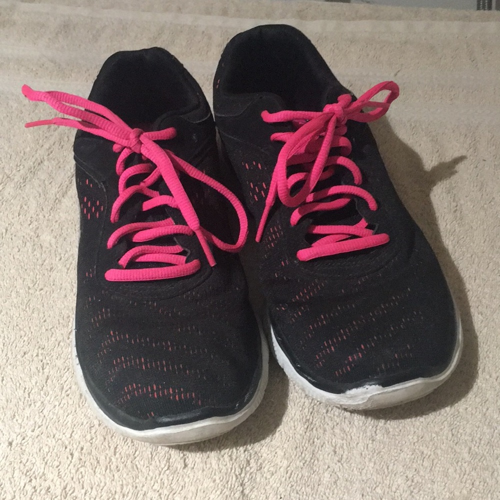 Sketch-knit Sketchers with memory foam